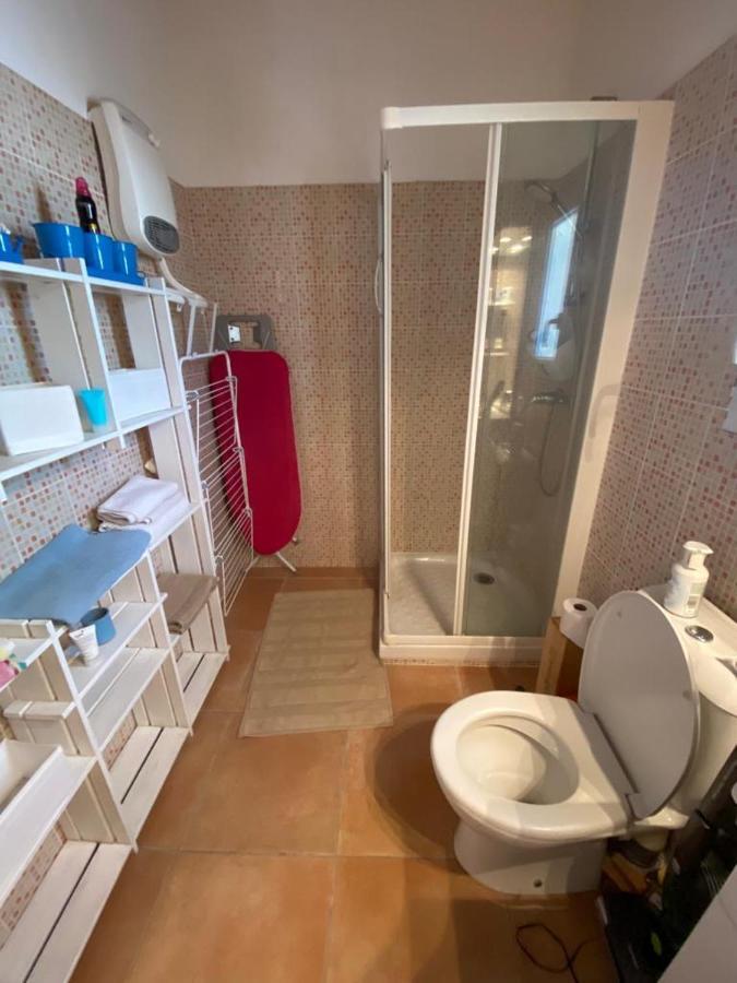 Bed and Breakfast Au Mazet Du Parc Ledenon Екстер'єр фото